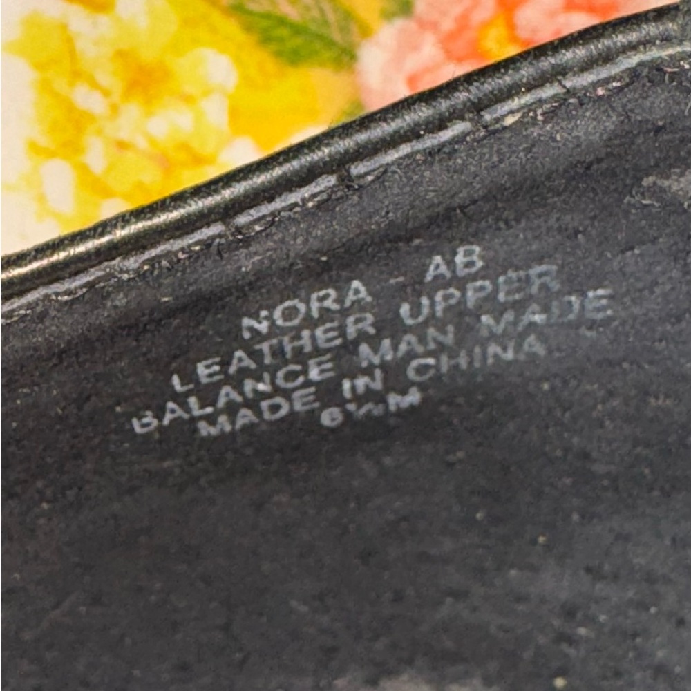 Audrey Brooke Black Nora Flats - Picture 7 of 9